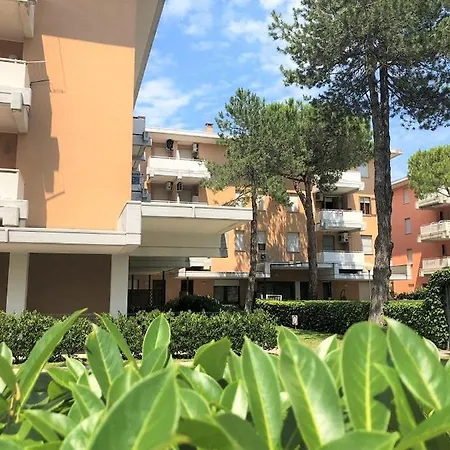 Laguna Apartment